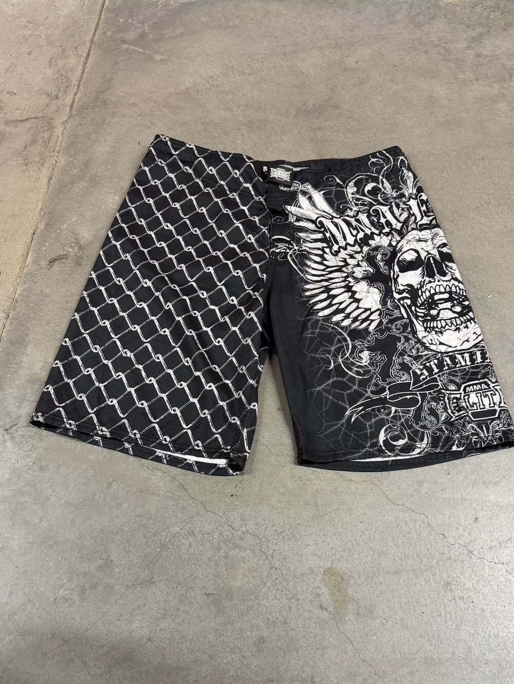 MMA Elite Men's Skull Wings Cyber Y2K Fighting Shorts Black Size Large
